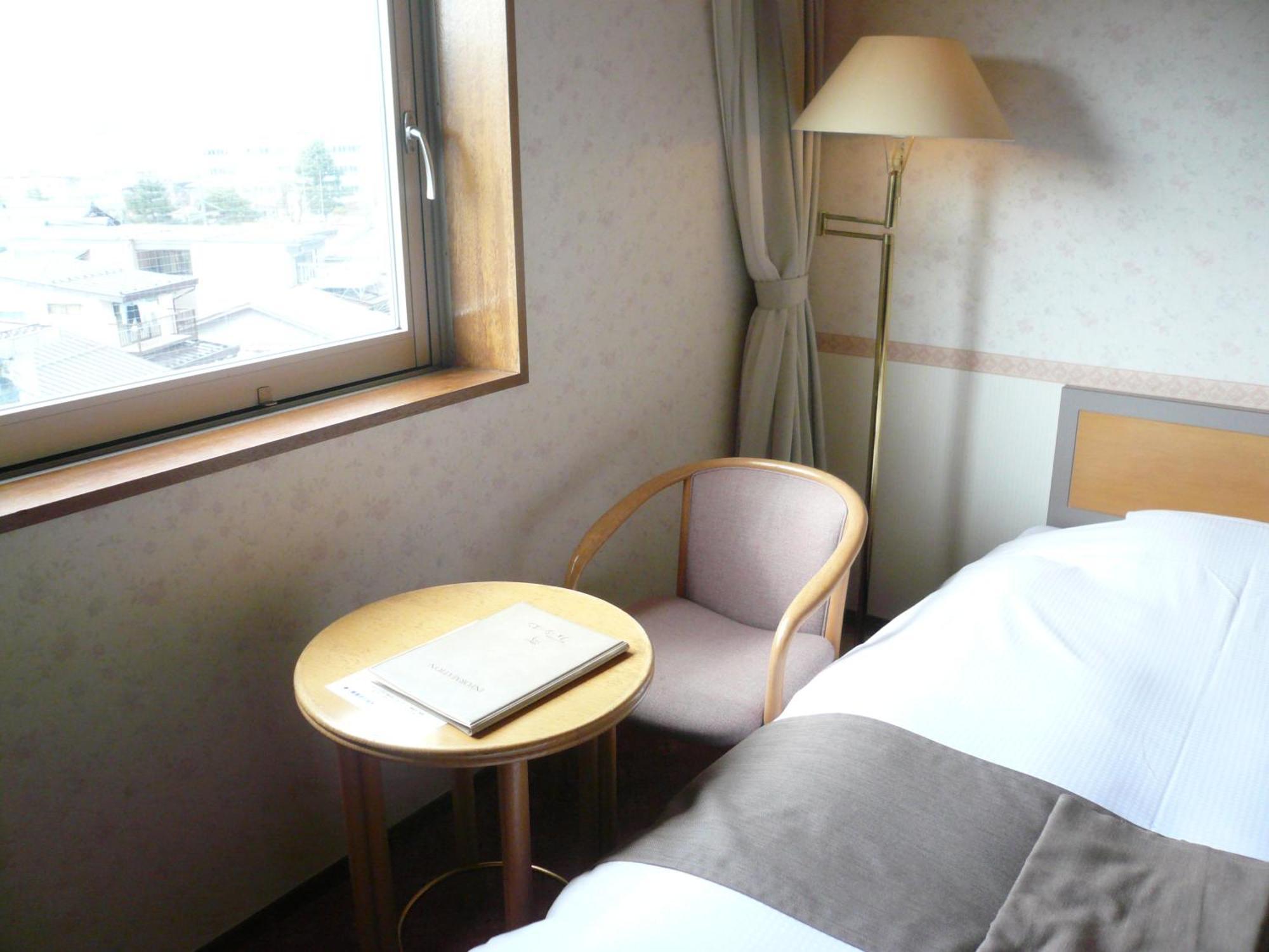 Takayama City Hotel Four Seasons Esterno foto