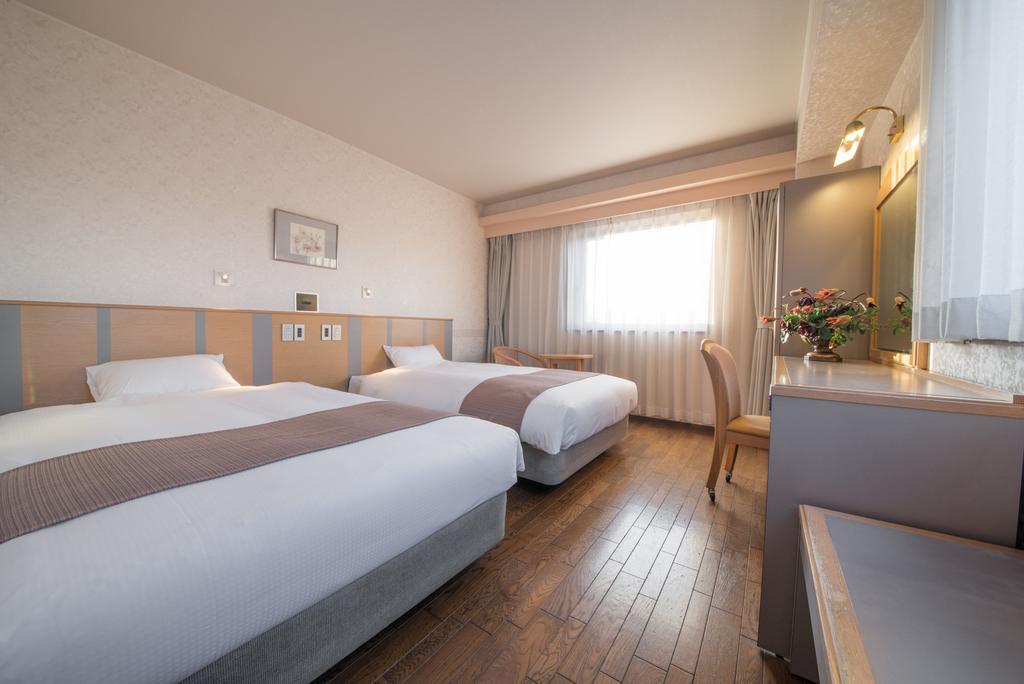 Takayama City Hotel Four Seasons Esterno foto