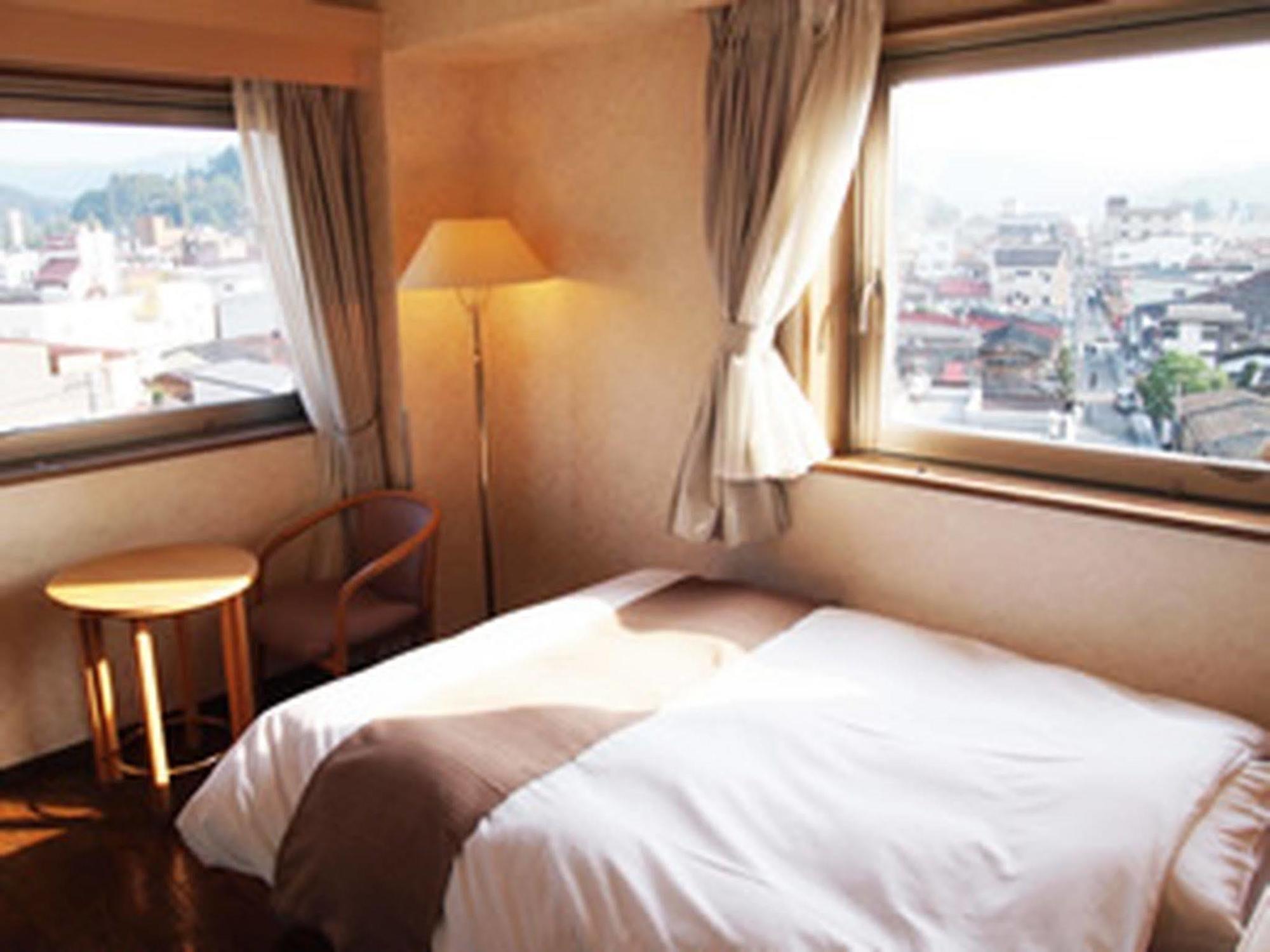 Takayama City Hotel Four Seasons Esterno foto