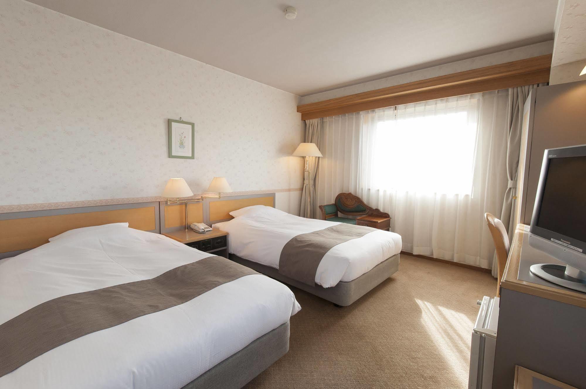 Takayama City Hotel Four Seasons Esterno foto